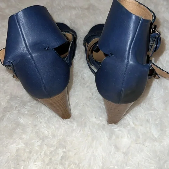 JustFab- Blue ankle strap candles - size 8 - Picture 5 of 10